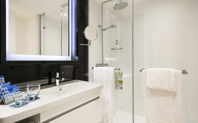 Отель INNSiDE by Melia Barcelona Apolo