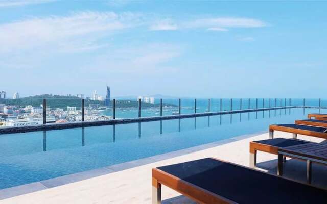 A Luxury 2 Bedrooms The Base Downtown