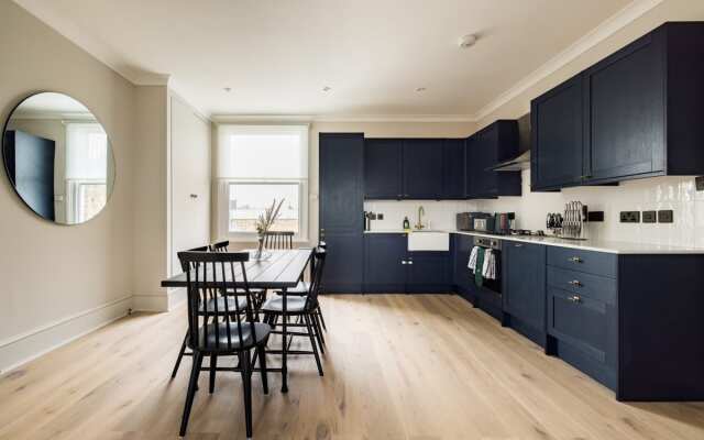 The Clapham Chambers - Stunning & Bright 3BDR Flat with Terrace