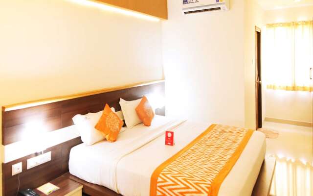 OYO 14406 Hotel Subashree