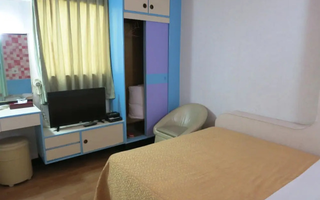 Reui Cheng Hotel