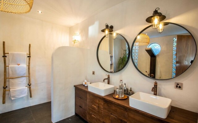 Architectural Masterpiece Villas Complex 15 BR Canggu w staff