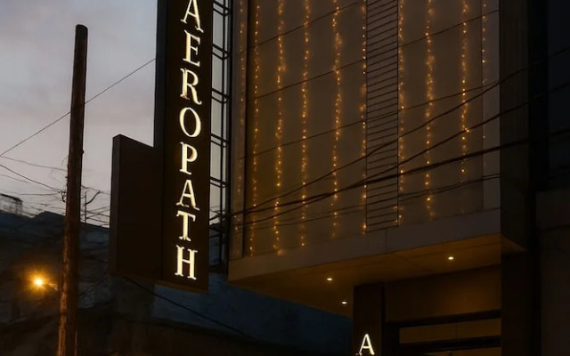 Pathway KDSON at Airport