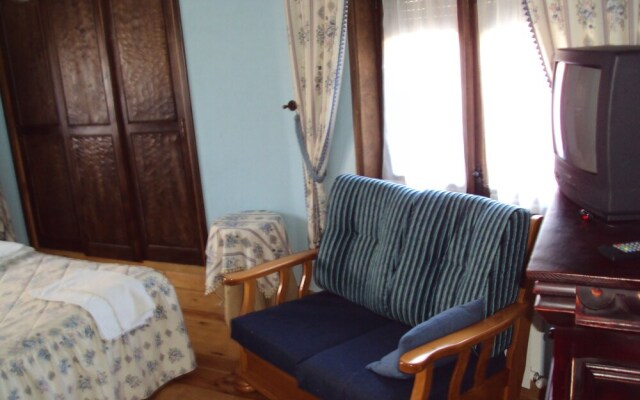 Ermita de Gredos Casas Rurales Artesano I y II/III