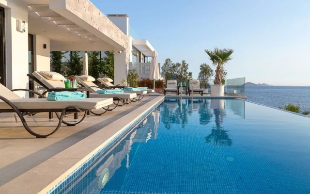 Villa Afsana by Akdenizvillam