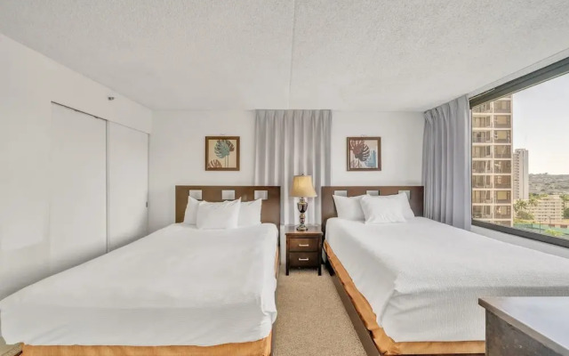 Excellent Diamond Head View Condo - Remodeled, Free Parking! by Koko Resort Vacation Rentals