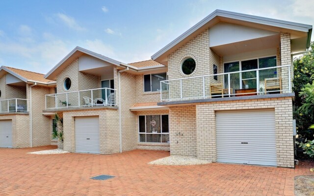 Rocky Point Road, Fantasea, 3, 75