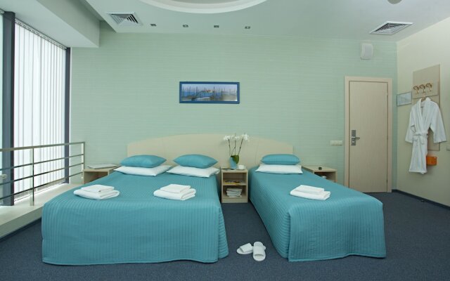 Comfort Hotel Air Express (Free Zone)