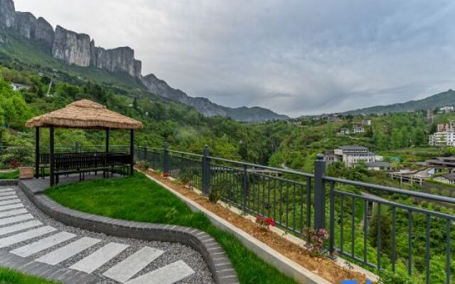 Manshan B&B (Grand Canyon Yunlong Ground Crack Branch)