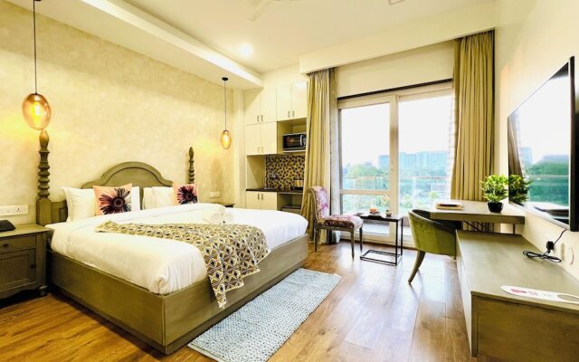 BluO Luxury Stay Medicity Balcony TubGym