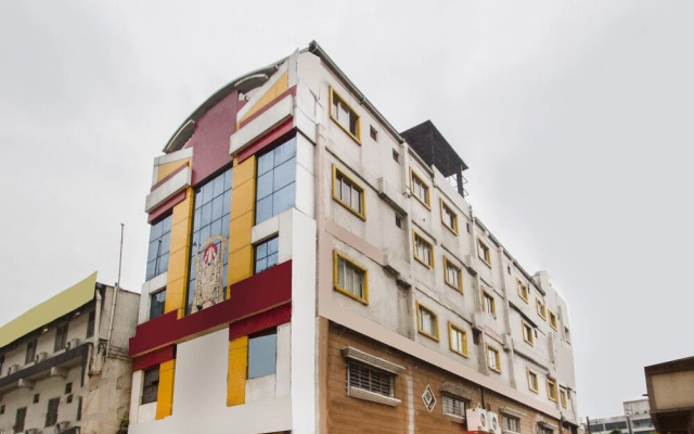 OYO 9627 Hotel Srinivasa Central