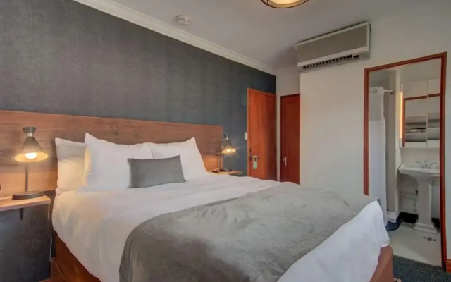 Hotel Bristol