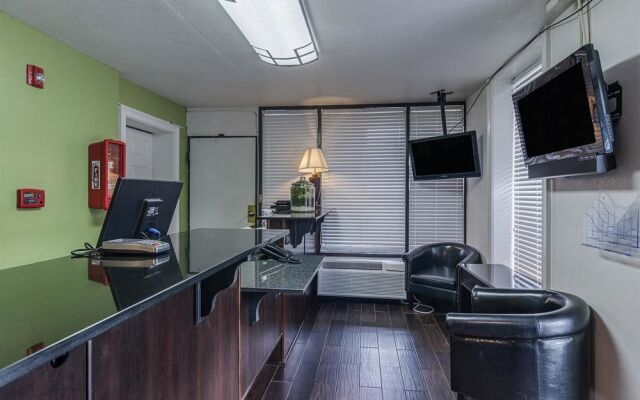 Studio 6 Skytop Rome