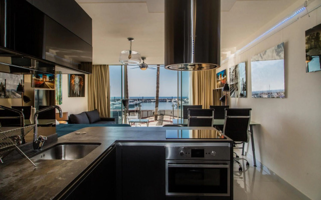 First Line P. Banus Sleeps 4