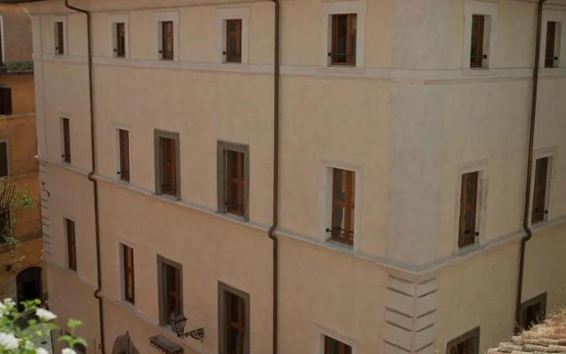 Navona Palace Luxury Inn