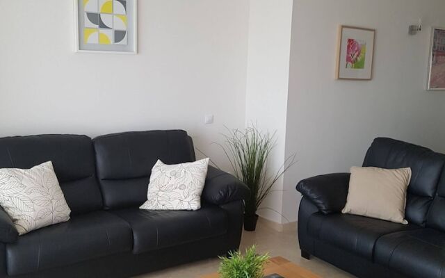 Sunny, Quiet And Spacious Apartment Nearby The Sea
