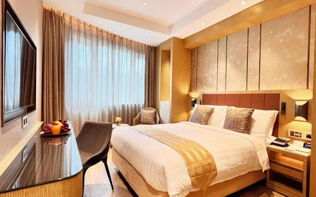 Grand Dragon Hotel