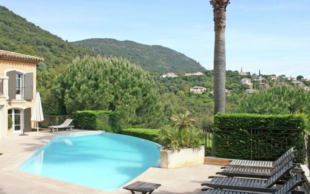 Beautiful Villa with Swimming Pool in Cavalaire-sur-Mer