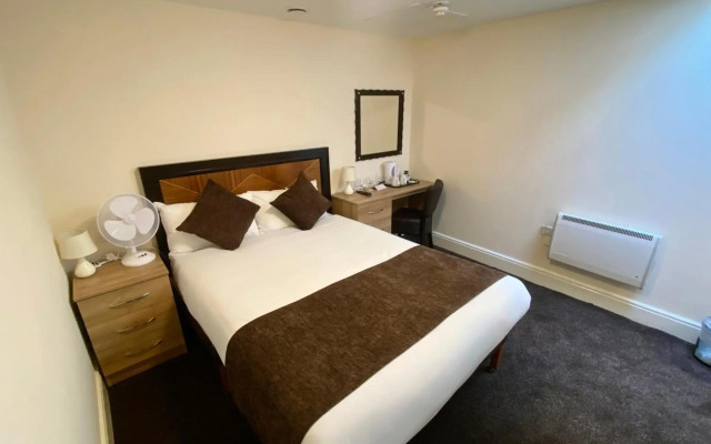 Russ Hill Hotel