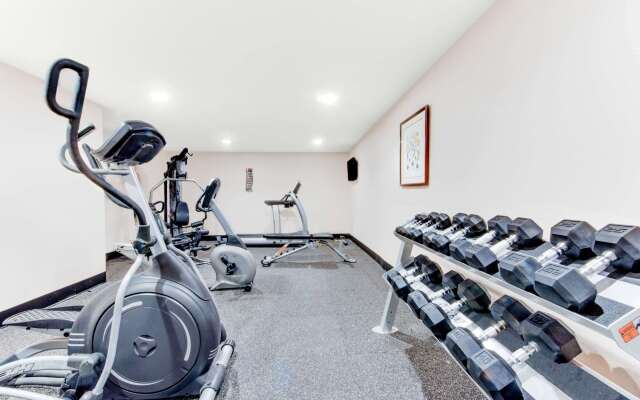 Baymont by Wyndham Midland Airport