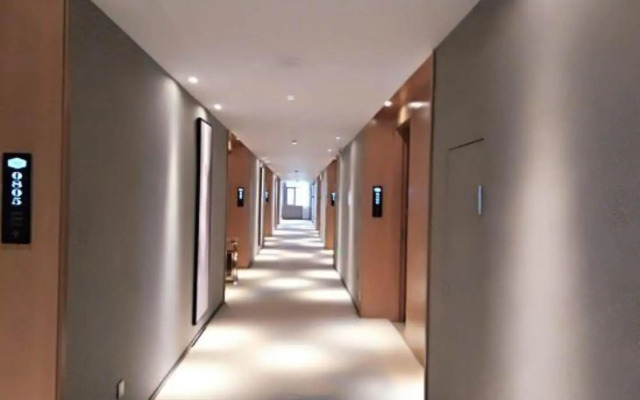 Huanpeng Holiday Hotel