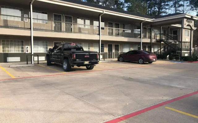 Diboll Inn & Suites