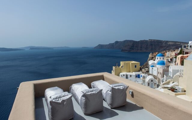 Ammos Oia Mansion