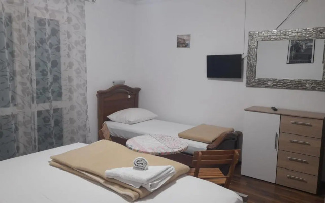 Triple Room Barbat 5070b