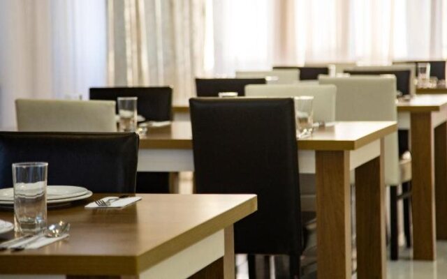 Travel Hotel