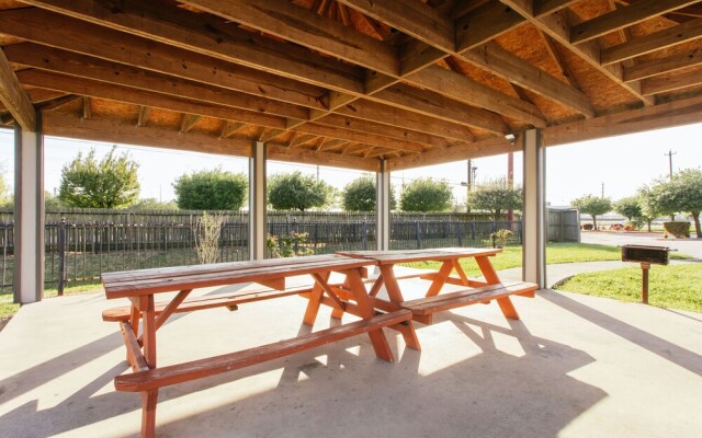 Palace Inn Baytown Spur TX-330