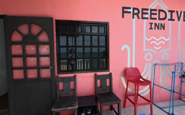 FreeDive Inn