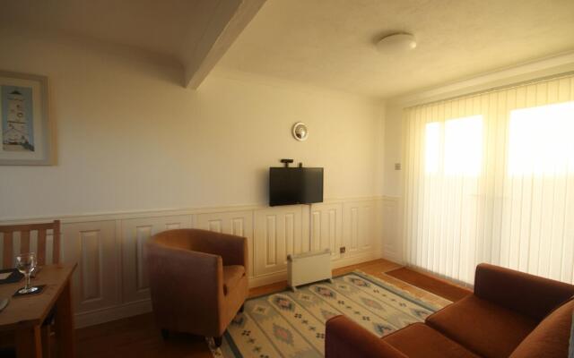 34H Medmerry Park 2 Bedroom Chalet Family Friendly