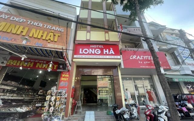 Long Hà Hotel