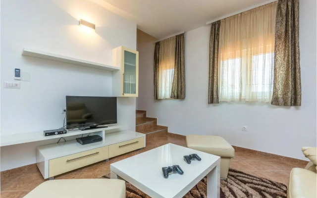 Six-Bedroom Holiday home in Perci