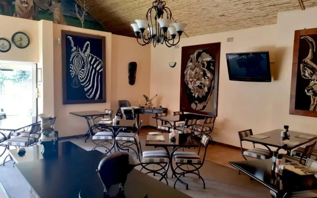 Ipe Tombe Guest Lodge