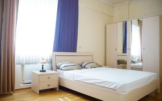Neftçilər prospekti . Bedrooms 2.