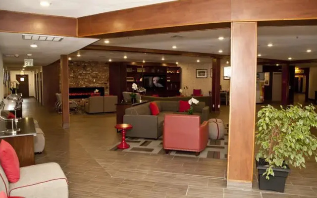 Summit Hotel