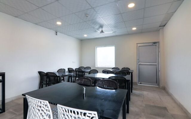 OYO 16685 SilverKey CD Sohna Road