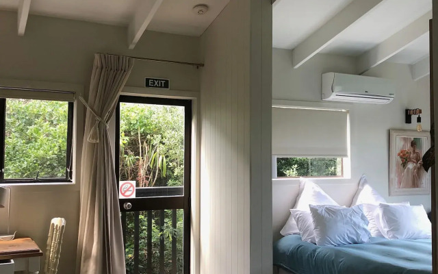 Le Chalet Waiheke Apartments