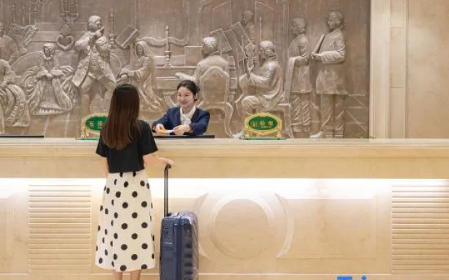Vienna Hotel (Wuhan High speed Railway Station Honggangcheng Subway Station Store) – People – Wuhan