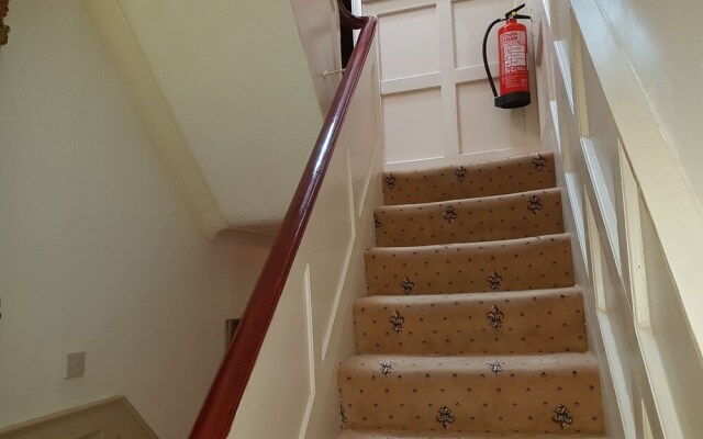 The Cresta Guest House