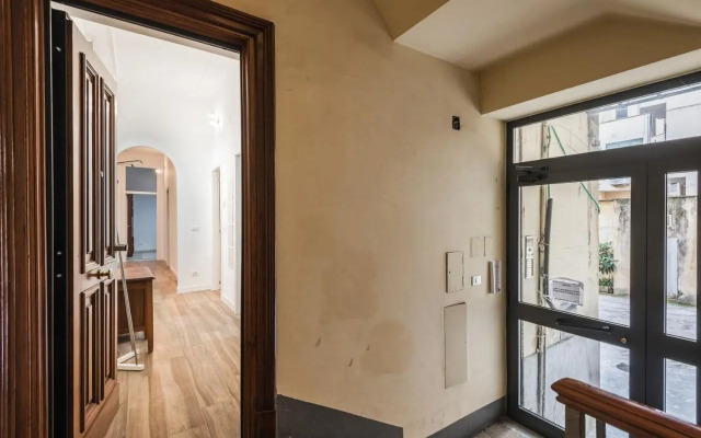 Iflat Mid-Century Modern Vatican Apartment