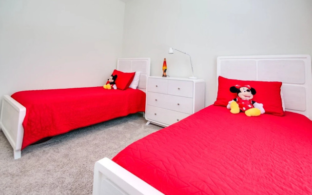 Romeo Circle Villa Storey Lake 1