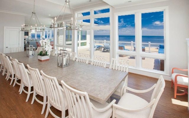 Blue Horizon - 10 Br Home