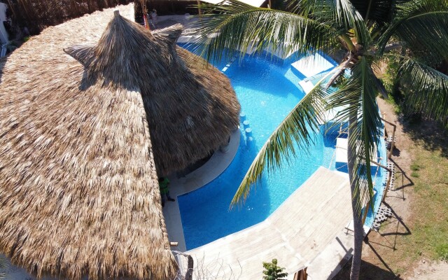 Hotel Ashly Loma Larga
