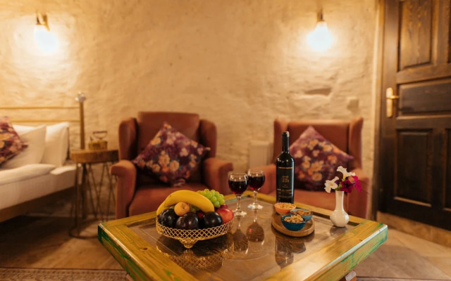 Young Cave Hotel