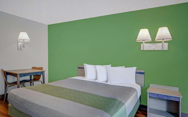 Motel 6 Tallahassee, FL - Downtown