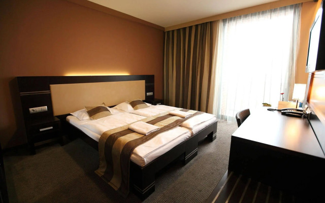 Hotel Dolphin
