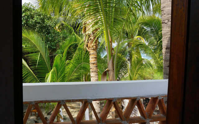 Nomad Beach House - Hostel