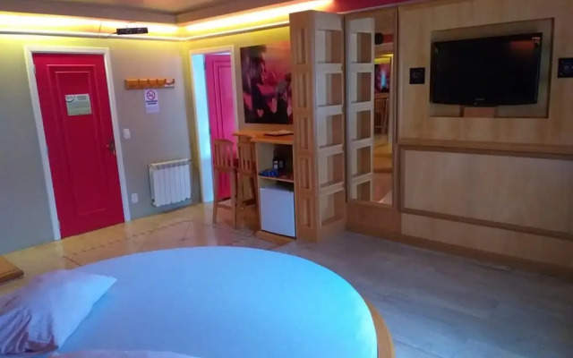 Motel Avenida - Adult Only